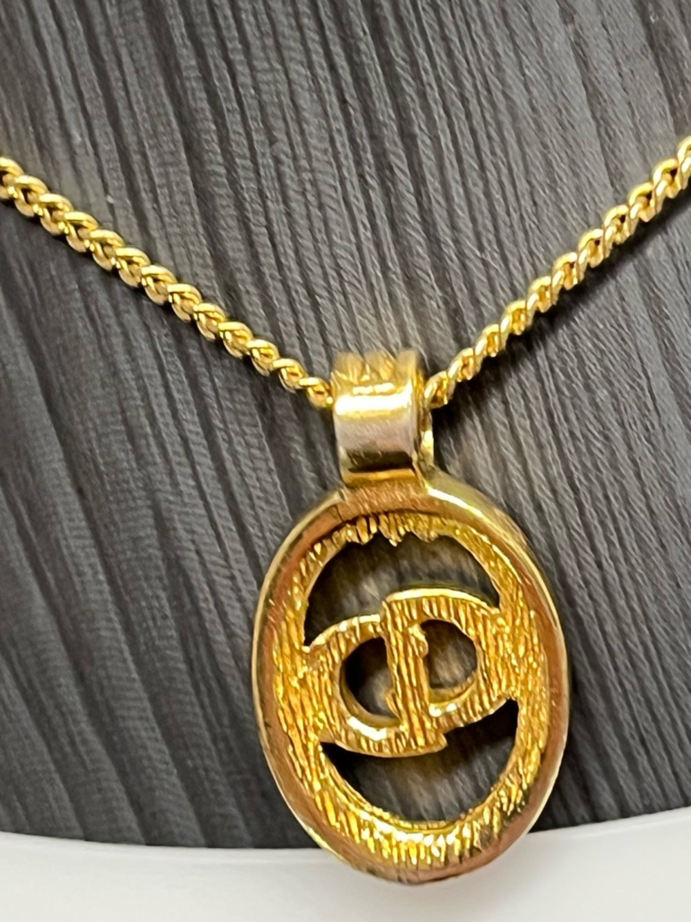 Dior Gold Oval CD logo Necklace 17in - Picture 3 of 9